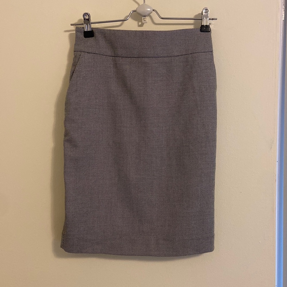Express Black and White Printed Pencil Skirt